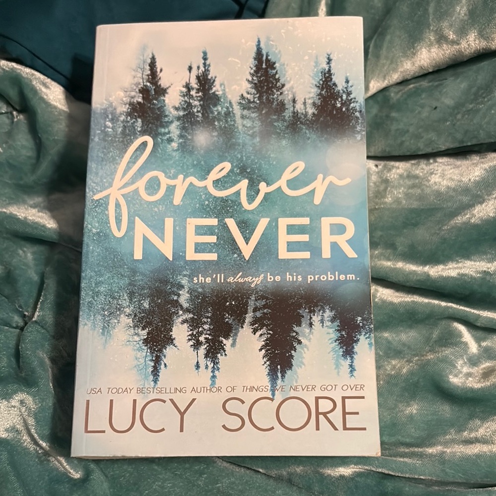 Lucy Score 'Forever Never' Book